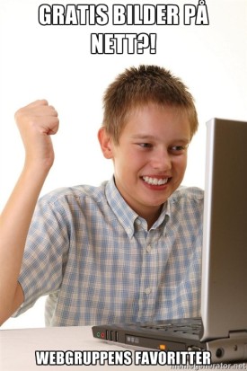 Bilde av en glad gutt som finner gratis bilder på nett
